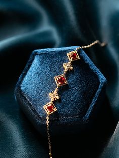 Color: 18K Gold, White Gold Color Fashion Element: Flowers Style: Palace Style 18k Gold Bracelet, Indie Jewelry, Red Pomegranate, Garnet Bracelet, Pretty Earrings, Dainty Earrings, Dream Jewelry, Vintage Bracelets, Red Garnet