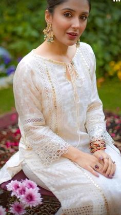 Lace Neck Design Kurti, Kurti Neckline, Lace Neck Design, Neck Design Kurti, Kurti Pant, Lace Neck, Pakistani Fashion Casual