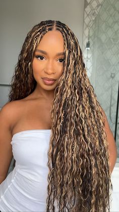 Heat Free® Hair | Hair Theory✨ There’s something about a good style switch up that can bring out a completely different version of you. Here are 9 boho... | Instagram Box Bohemian Braids, 4 30 27 Braids, Cute Box Braid Styles, Honey Boho Braids, Color 4 Boho Braids, Mid Length Boho Braids, Auburn Boho Knotless Braids, Boho Braids With Highlights, Colored Boho Braids