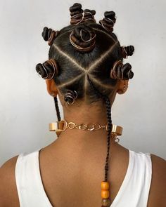 30+ Greatest 90s Hairstyles and Hair Accessories Making a Comeback 33 Nubian Knots, 2025 Hairstyles, Bantu Knot Styles, Bantu Knot Hairstyles, Hair Knot, Bantu Knots, Hairstyle Inspiration, Beauty Photoshoot