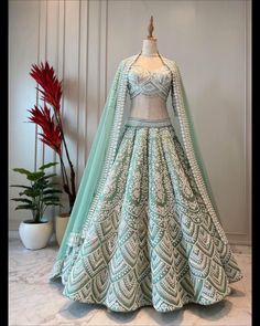 Indian Lehenga Bridal, Lehenga South Indian, Bridesmaid Lehengas, Baju Kahwin, Lehenga Bridesmaid, Bridesmaid Lehenga, White Lehenga, Sabyasachi Lehenga, Latest Bridal Lehenga