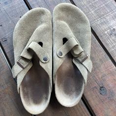 Tan Birkenstocks. Recently Purchased, But Do Not Fit Me. In Very Good Condition. Tan Birkenstocks, Men Birkenstock, Birkenstock Men, Birkenstock Shoes, Christmas Wishlist, Shoes Men, Everyday Style, Slip Ons, Loafer Shoes