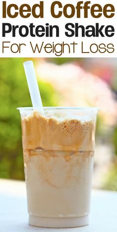 Healthy Iced Coffee Protein Shake Recipe for Weight Loss Healthy Iced Coffee, Protein Shake Recipe, Healthy Protein Shakes, Lunch Smoothie, Coffee Shake, Breakfast Shakes