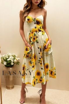 Lasaky - Elegant Strappy Backless Button-Up Dress for Sophisticated Women Flower Dress Outfit Summer, Flower Dress Outfit, Dress Outfit Summer, Flower Outfit, Floral Beach Dress, Printed Beach Dresses, Pattern Outfits, Bohemian Women, Boho Summer Dresses