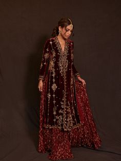 Crushed Lehenga, Velvet Pakistani Dress, Misha Lakhani, Bridal Dress Fashion, 22 November, Pakistani Bridal Dresses, Designer Party Wear Dresses, Boutique Dress Designs