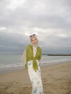 #modestclothing #hijaboutfits #beachoutfit #beachfit #modeststyle #beach #greenshirt #hijabi Summer Beach Hijab Outfit, Beach Fits Modest, Beach Hijabi Outfits, Modest Beach Outfit Hijab, Hijab Outfit Beach Style, Summer Outfits Hijab Beach, Outfit Beach Hijab, Outfit Dress Hijab, Beach Ootd Summer Outfits