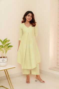 Kurti Designs For Office Wear, Kurta Sets For Women Cotton, Kurta Cotton Designs, Latest Kurti Patterns Cotton, Kurti Neck Patterns, Co Ord Set Designs, Kurti Set Designs Latest, Cotton Dress Designs Patterns, Indian Co Ord Set