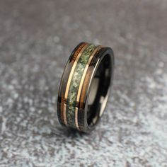 Wedding Rings Guys, Mens Moss Agate Ring, Unique Mens Engagement Rings, Guys Wedding Rings, Men’s Wedding Band, Unique Wedding Rings For Men, Whiskey Barrel Wedding, Agate Wedding Ring, Mens Wedding Rings Unique