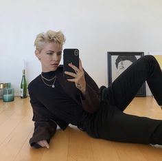 Brittenelle Fredericks, Cool Tomboy, Lesbian Hair, Non Binary Haircuts, Tomboy Haircut, Bronze Hair, Androgynous Hair, Short Hair Ideas, Haircut Inspiration