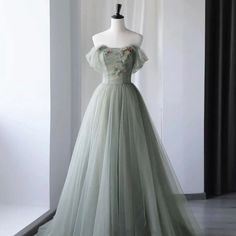 New With Tags Size Us 4 Prom Or Formal Event Dress Fits Measurements: Bust: 33.5 In Waist: 26.5 In Hips: 36.5 In Will Fit One Size Up As Back Style Is Lace Up (Corset Style Back Closure) Occasion: Prom, Wedding, Photoset, Wedding Guest, Birthday Party, Vowe Renewal Baju Kahwin, Formal Dresses Graduation, Green Formal Dresses, Off Shoulder Evening Dress, Green Tulle, Gaun Fashion, 파티 드레스, A Line Evening Dress, Graduation Dresses