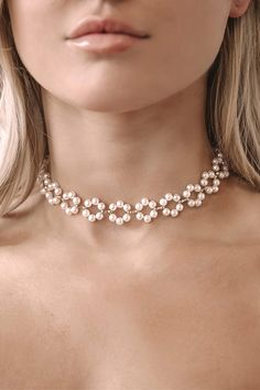 Material: alloy, faux pearlProcessing: ElectroplatingWeight: 10 g/pcLength 36 cm+5 cmDue to manual measurement, there may be a slight margin of error. Please refer to the product receipt for accurate information. Gold Pearl Choker, Colar Chocker, En Route Jewelry, Choker Necklace Designs, Choker Designs, Pearl Necklace Designs, Mask Chain, Photoshoot Props, Pearl Choker Necklace