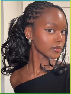 french curl, braids, black braids, ponytail French Curl Braids Hairstyles Short, French Curl Updo, Beyonce With Braids, Designed Cornrows Braids, French Roll On Natural Hair, Red Carpet Hairstyles Black Women, Short French Box Braids, Braids For Black Women Aesthetic, Short Boho French Curl Braids