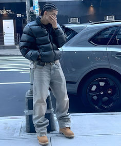 @Levinhock26 Fit Pic Poses Men, Urban Street Style Streetwear Fashion Men, Timberlands Outfit, Timberland Outfit, Streetwear Fashion Baggy, Boy Braids, Tuff Fits, Fashion Baggy, Timberland Outfits