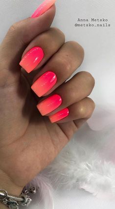 Unghie Sfumate, Orange Nail, Coral Nails, Pink Ombre Nails, Ombre Acrylic Nails, Vibrant Nails, Neon Nails