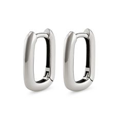 "Complete your perfect look with the 925 sterling silver oval earrings from Vielring. The beautiful hoops in gold or silver belong to our earrings category. The perfect gift for you or a loved one. ∙Shipping is free of charge within Germany and will be sent within one working day. - Material: High quality solid 925 sterling silver, S925 18k gold plated. ∙Rust-free and water-resistant!∙ ∙Hypoallergenic earrings! - Outer diameter: Length 10,9 mm x Width 5,8 mm - Thickness: 2 mm - Finish: Sterling silver ∙ 18k gold plated - All our items are made by hand, with love and care.♡ ∙Packaging∙ - All orders are packed by us in a high-quality \"vielring\" jewellery bag.♡ ∙More from us∙ https://www.etsy.com/de/shop/Vielring ∙Social Media∙ - Instagram: https://www.instagram.com/vielring - Facebook: htt Creole Earrings, Minimalist Earrings Gold, Earring Silver, Oval Earrings, Oval Earring, Hypoallergenic Earrings, 925 Sterling Silver Earrings, Minimalist Earrings, Jewelry Bags