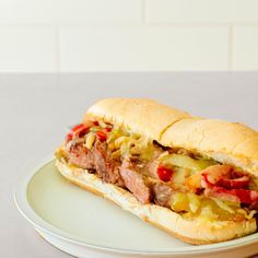 🔥 Craving a twist on classic fajitas? Try this Steak Fajita Hoagie! 🔥 Just follow these simple steps: 1️⃣ Slow-cook Beehive Meals' Steak Fajitas. 2️⃣ Toast hoagie buns and spread chipotle mayo. 3️⃣ Pile on tender steak, then melt pepper jack on top! Get ready for a melt-in-your-mouth flavor explosion! 🌮🥖✨ #BeehiveMeals #FlavorUpgrade #DinnerDoneRight Hot Sandwich Recipes, Cheesesteak Sliders, Chuck Roast Recipes, Philly Cheese Steak Sliders, Italian Beef Sandwiches, Cheese Sandwich Recipes, Philly Cheese, Hot Sandwich, Quick Dinners