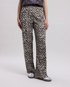 Women's wide and fluid pants in leopard printed satin viscose. High waist, flat waistband with belt loops and zipper closure. Two Italian pockets on the sides. Leopard Print Wide Leg Bottoms For Work, Workwear Wide Leg Leopard Print Bottoms, Wide Leg Leopard Print Bottoms For Work, Chic Leopard Print Trousers, Leopard Print Wide Leg Pants, Wide Leg Leopard Print Pants, Kids Scarf, Brown Leopard, Kids Pants