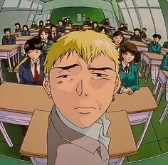 an anime character with blonde hair in front of a classroom full of people sitting at desks