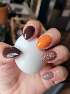 Fall Matte Nail Color Ideas, Short Oval Nails Ideas Fall, Thanksgiving Nails Dip, Fall Color Palette Nails, Dip Powder Nails Fall 2022, Autumn Colour Nails, Short Almond Fall Nails, Fall Pedicures, Almond Acrylic Nails Designs