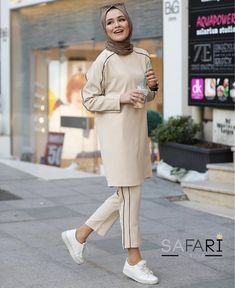 Hijab Active Wear, Hijabi Active Wear, Hijab Sportswear, Muslim Sportswear, Tunic Hijab Style Casual, Modern Hijab Fashion, Trend Clothes, Pakistani Fashion Casual