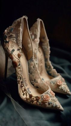 Heels For Winter, Forest Quinceanera, Fairy Heels, Fairy Shoes, Diy Shoe, Fashion Shoes Heels, Cute Shoes Heels, Fantasy Closet, Bridal Heels