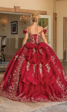 Off the shoulder lace embroidered quinceanera ball gown with sweetheart neckline. Queen Artwork, Ballgown Skirt, Quince Dress, Bubble Style, Formal Wear Dresses, Body Measurement, Quinceanera Dress, Ball Gown Skirt, Prom Girl