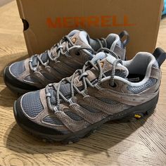 Merrell Women's Moab 3 Hiker Smoke J035896 - Size 7- New Solomon Hiking Shoes, Merrell Hiking Shoes Woman Outfit, Gray Lace-up Trail Running Shoes For Hiking, Gray Lace-up Trail Running Shoes For Outdoor, Gray Lace-up Hiking Running Shoes, Gray Low-top Walking Shoes For Outdoor Activities, Gray Trail Running Shoes With Round Toe For Hiking, Gray Low-top Hiking Boots For Outdoor, Gray Low-top Breathable Hiking Boots