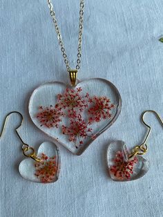 Real Flower Pendant and Earrings, Red Queen Anne's Lace Wildflower, Heart pendant and earrings, gift for her, pressed flower jewelry set Pressed Flower Jewelry, Resin Pendants, Queen Anne's Lace, Handmade Jewelry Necklace, Queen Annes Lace, Hippie Necklace, Red Queen, Earrings Red, Wedding Jewellery Necklace