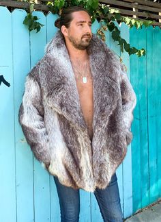 If you looking to keep warm this winter and need a casual but sharp looking fur, this is it. It doesn't get much better. This fashioned faux jacket will turn heads when walking up the streets. ML SIZE, 💯 handmade in California Winter Faux Fur Coat With Faux Fur Lining, Fluffy Faux Fur Coat For Winter, Fluffy Faux Fur Winter Coat, Winter Fluffy Faux Fur Coat, Steampunk Outfits, Raver Girl, Faux Jacket, Mens Fashion Blazer, Mens Fur