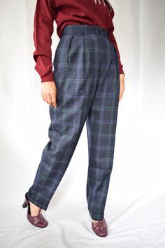 Flawless, tartan check plaid pants! Plaid Tapered Leg Business Casual Pants, Classic Plaid Bottoms For Business Casual, Classic Plaid Business Casual Pants, Classic Plaid Pants For Business Casual, Preppy Plaid Bottoms For Fall, Blue New Yorker, Pants Preppy, Preppy Green, Pants Model