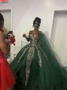 Olive Green Sweet 16 Dress, Princess Tiana Themed Prom Dress, Green African Prom Dress, Emerald Sweet 16 Dresses, Green Tiana Dress, Prom Pictures Black Women, Princess Theme Prom Dresses, Green Prom Dress Poofy, Green Theme Sweet 16