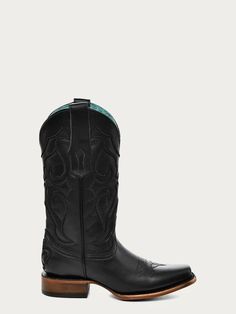 PRETO NO DEDO QUADRADO PRETO Botas femininas-Z5167 – Corral Boot Company LLC Basic Boots, Corral Boots, Rugged Leather, Types Of Stitches, Black Embroidery, Simple Embroidery, Black On Black, Lasercut Design, Beautiful Boots