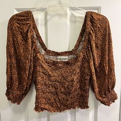 Brand New Never Worn Size Large Urban Outfitters Cute Crop Top Casual Brown Cropped Blouse, Brown Crop Top For Vacation, Brown Long Sleeve Crop Top For Summer, Fitted Brown Tops For Day Out, Trendy Brown Crop Top For Day Out, Brown Cropped Blouse For Fall, Brown Fall Blouse For Vacation, Brown Blouse For Fall Vacation, Trendy Urban Outfitters Fall Blouse