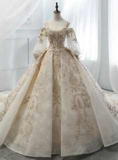 Gold Tulle Ball Gown For Quinceanera, Gold Ball Gown With Sweetheart Neckline For Debutante Ball, Champagne Tulle Ball Gown, Gold Gown With Sweep Train For Debutante Ball, Gold Ball Gown With Sweetheart Neckline For Wedding, Champagne Tulle Ball Gown For Wedding, Elegant Gold Tulle Ball Gown, Gold Ball Gown Wedding Dress For Quinceanera, Banquet Ball Gown With Detachable Train In Tulle