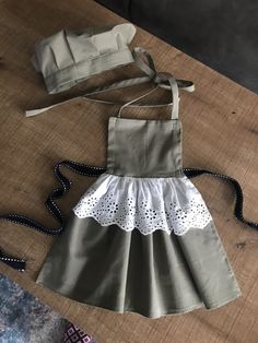 Kitchen Table Diy, Kitchen Island Diy, Projek Menjahit, Fashion Apron, Furniture Kitchen Island, Sewing Easy Diy, Diy Play Kitchen, Cute Aprons