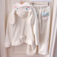 Hello Kitty Outfit, Style Kawaii, Cute Sleepwear, Pajama Suit, Winter Pajamas, Kawaii Fashion Outfits