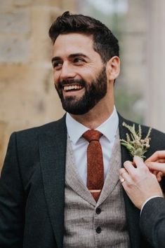 No Tie Groom Attire, Men’s Wedding Suits Groom, Grooms Clothes Wedding, Mens Navy Suit Fall Wedding, Herringbone Wedding Suit, Groomsmen Attire Autumn Wedding, Men’s Wedding Suit Ideas, Mountain Wedding Suit Groom Attire, November Groom Suit