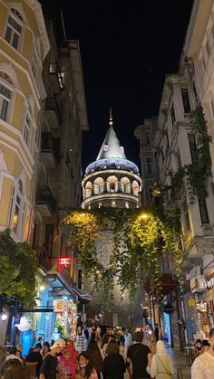 #istanbul #aesthetic #aestheticistanbul #istanbulaesthetic #galata #beyoglu #turkey #vintage #oldstreets #sun #summerinistanbul #vintageaesthetic #istanbullovers #aestheticstreets #ciraganpalace #palace #sunset Turkish Summer, Turkey Europe, Vision Board Photos, Dream Vision Board, Turkish Culture, Outside World