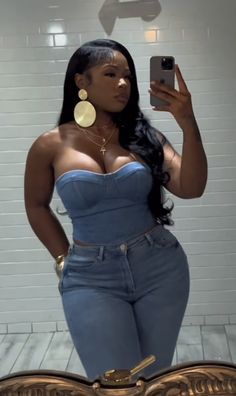 Outside Concert Outfit Hip Hop, Black Women Outfits Plus Size, Girl Night Out Outfit Black Women, Jean Top Outfits Black Women, Curvy Girl Outfits Black Women, Baddie Date Night Outfit Black Woman, Basic Birthday Outfits, Cute Simple Birthday Outfits, Spring Outfit Black Women