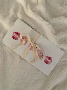 Cute Gifts Diy For Boyfriend, Aneversery Gift Ideas, Boyfriend Valentines Ideas, Homemade Love Letters, Love Letter Decoration Ideas, Gifts Aesthetic Birthday, Gift Giving Love Language Aesthetic, Aesthetic Letters Ideas, Aesthetic Love Letter Ideas