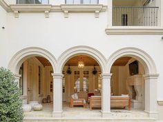 Arabian House Design, Spanish Style Home Interior, Mediterranean Homes Exterior, Mediterranean Architecture, Neoclassical Architecture, House Design Pictures, Spanish Style Home, Mediterranean Home, Bungalow House Design