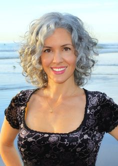 A curly look........... Grey Bob Hairstyles, Grey Curly Hair, Beautiful Gray Hair, Long Gray Hair, Curly Bob Hairstyles, Curly Hair Cuts, Short Curly Hair, Short Bob Hairstyles, Older Women Hairstyles