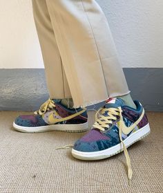 Nike Dunk Low Outfit Woman, Nike Dunk Low Outfit, Nike Dunk Low Sp, Sneakers Wallpaper, Fly Shoes, Sneaker Lovers, Community Garden, Baskets Nike