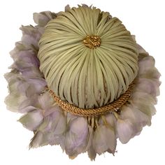 A charming 1960s Miss Alice floral petal brimmed Mod style hat: the brim is made of cool-toned lavender petals and the crown is covered in pale green silk stems. It's banded with a braided straw rope. Originally sold at Lord & Taylor. One size. Lavender Petals, It Band, Mod Style, Mod Fashion, Green Silk, Fashion Mode, Pale Green, Hat Fashion, Accessories Hats