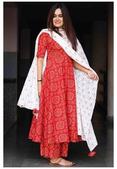 Indian Kurti Designs, Indian Designer Suits, Traditional Outfit, Casual Indian Fashion