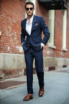 Blue Suit Brown Shoes, Amalfi Style, Casual Wedding Outfit, Nice Suits, A Man In A Suit, Reception Outfit, Man In A Suit, Herren Style, Tom Ford Suit