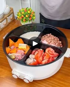 a video demonstrating how to make a food container