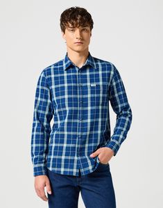 One Pocket Shirt är en klassisk rutig Wrangler-skjorta i regular fit. Den här skjortan är gjord av mjuk bomullstwill och är mycket bekväm att bära. Spela och allt däremellan. Med en subtil Wrangler-logotyp och cool grön rutig kvalitet Slim Fit Plaid Cotton Shirt, Plaid Slim Fit Cotton Shirt, Twill Shirt, Denim Branding, Pocket Shirt, On Repeat, Check Shirt, Shirt Sale, Types Of Collars