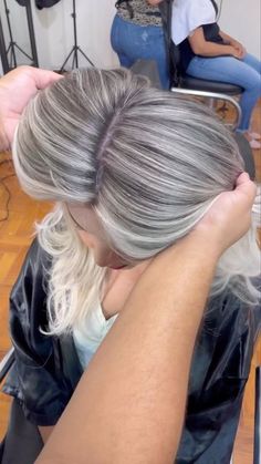 Hairline Highlights, Icy Ash Blonde Hair, Ash Blonde Hair Balayage, Best Haircuts For Women, Balayage Hair Ash, Baylage Hair, Ice Blonde Hair, Fall Blonde Hair