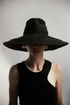 Details Waverly, a wide-brimmed hat, is expertly crafted from durable, packable raffia straw. Its wire-infused brim and crown offer structural flexibility, allowing you to customize the shape effortlessly.· Brim: 5.5"· Crown: 4.25"· Shapeable Wired Brim and Crown · Comes in Black· UPF 50+ Fit Runs true to size. If between sizes, we suggest sizing up. Cloak Dress, Raffia Palm, Packable Hat, Summer Playlist, Raffia Hat, Brimmed Hat, Straw Bags, Knitwear Fashion, Virtual Fashion